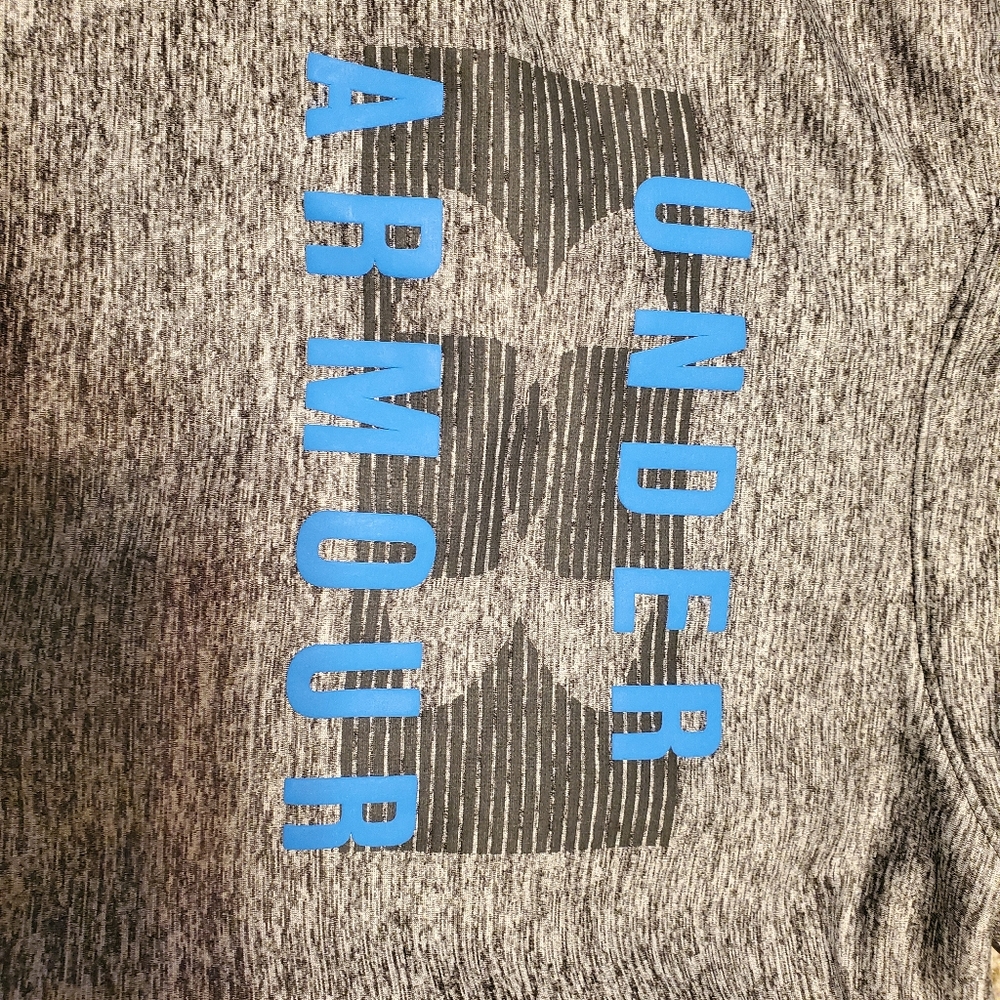 Under Armour Pull over Hoodie